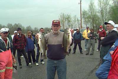 big bass.jpg (17221 bytes)